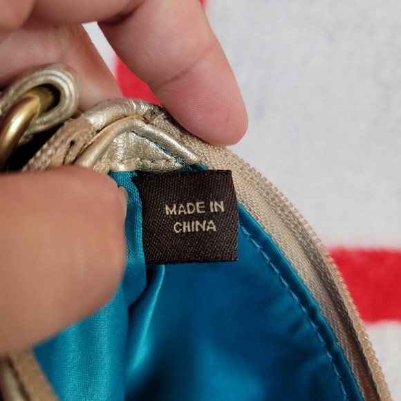 Coach Poppy Limited Edition Wristlet - Picture 5 of 8